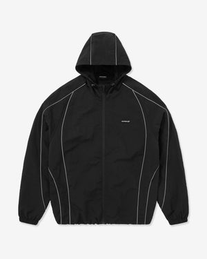 Schwarze Jacke mit weißen Akzenten auf hellgrauem Hintergrund